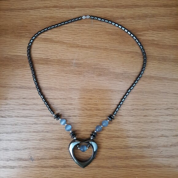 Vintage Hematite Heart Pendent Necklace Blue Glass Beads - Picture 5 of 7